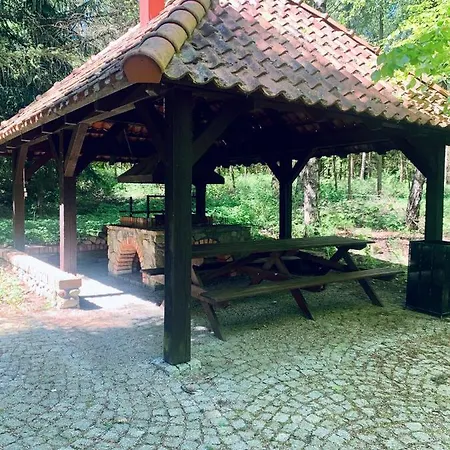 Dworek Romanowski Semesteranläggning (resort)